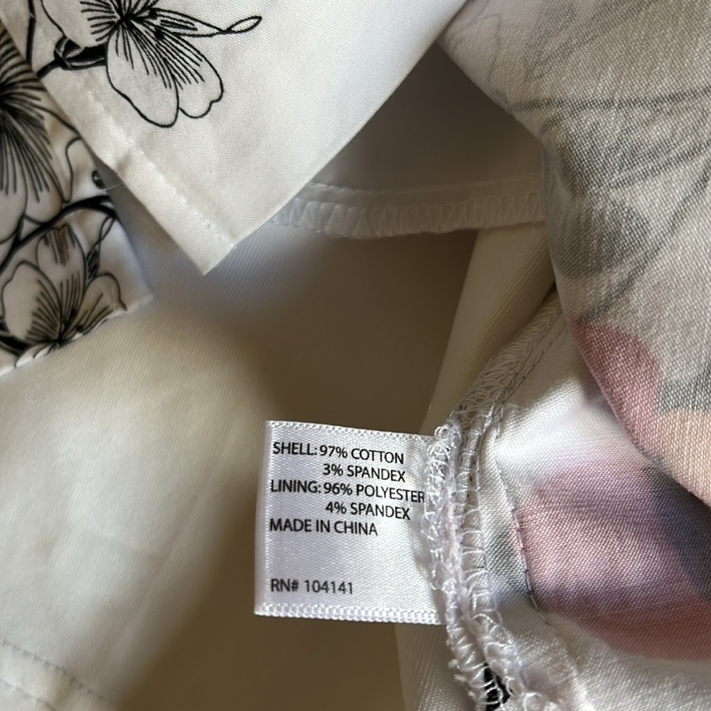 Lady Hagen white skorts with white undershorts and a butterfly pattern. Size 6. - Picture 12 of 12